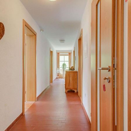 Attractive Apartment In Hainzenberg With Ski Room Экстерьер фото