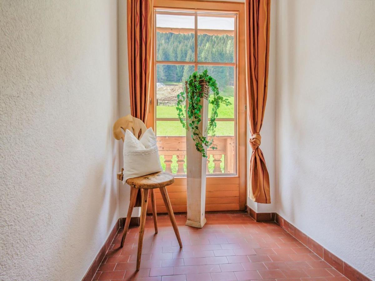 Attractive Apartment In Hainzenberg With Ski Room Экстерьер фото