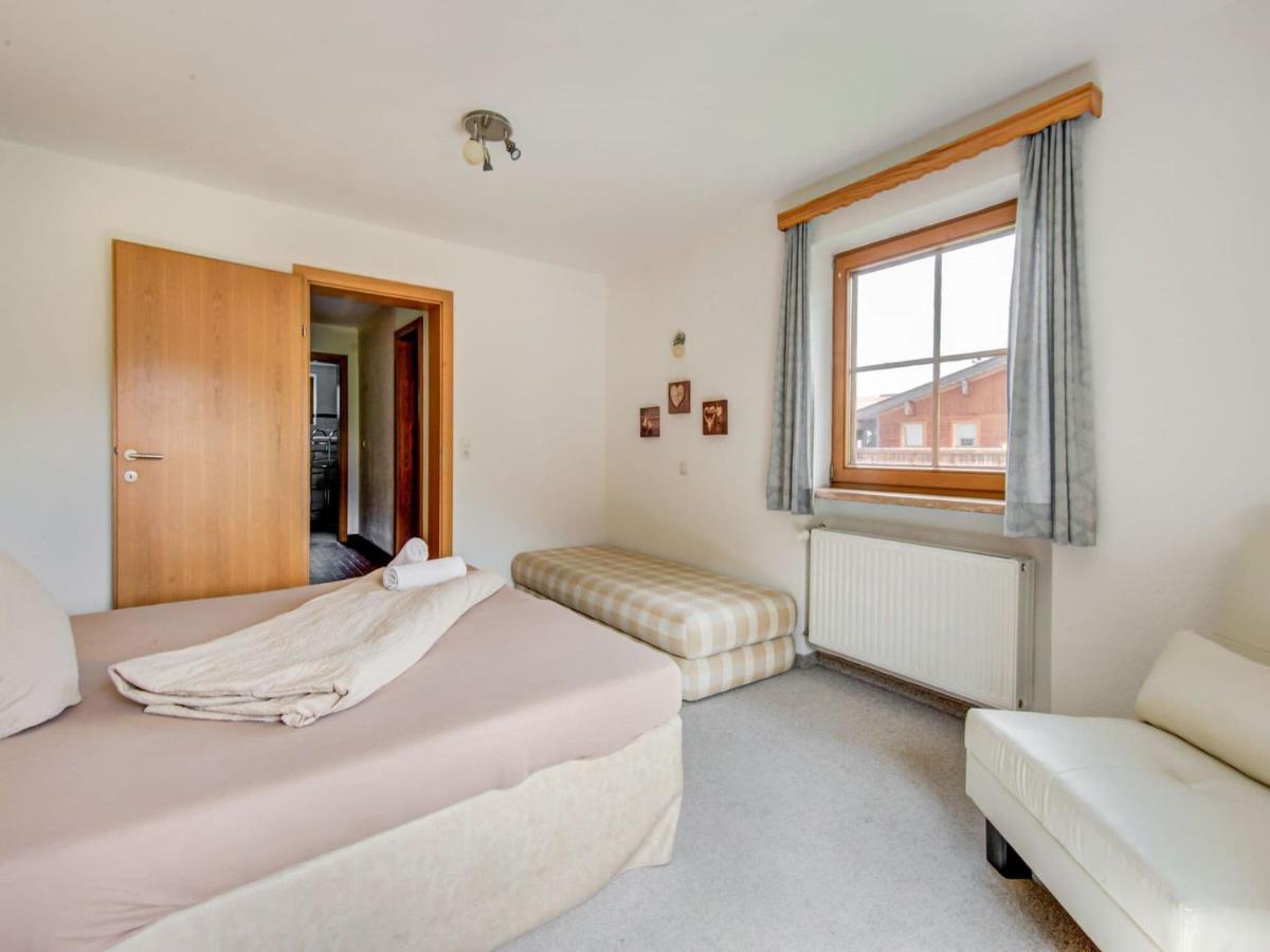 Attractive Apartment In Hainzenberg With Ski Room Экстерьер фото