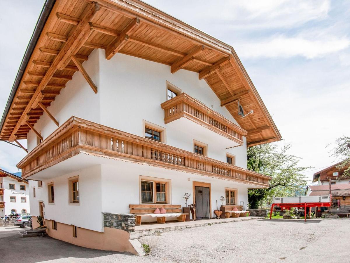 Attractive Apartment In Hainzenberg With Ski Room Экстерьер фото