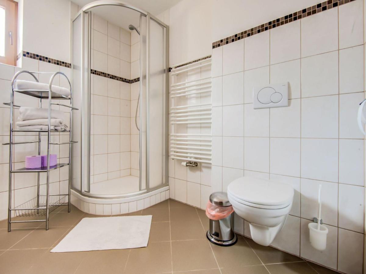 Attractive Apartment In Hainzenberg With Ski Room Экстерьер фото