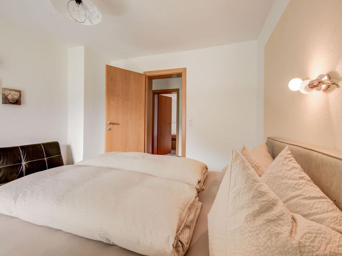 Attractive Apartment In Hainzenberg With Ski Room Экстерьер фото
